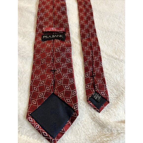 Jos. A. Bank Necktie Men's Geometric Red Silk  3.5‎ Inches Wide Classic Diamond - Picture 2 of 6